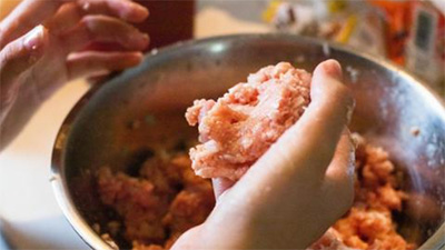ハンバーグ,膨らむ,理由,ひび割れ,崩れる,原因,画像1